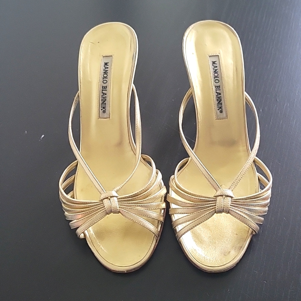 Gold Manolo Blahnik heel sandels size Euro 39/US 8.5